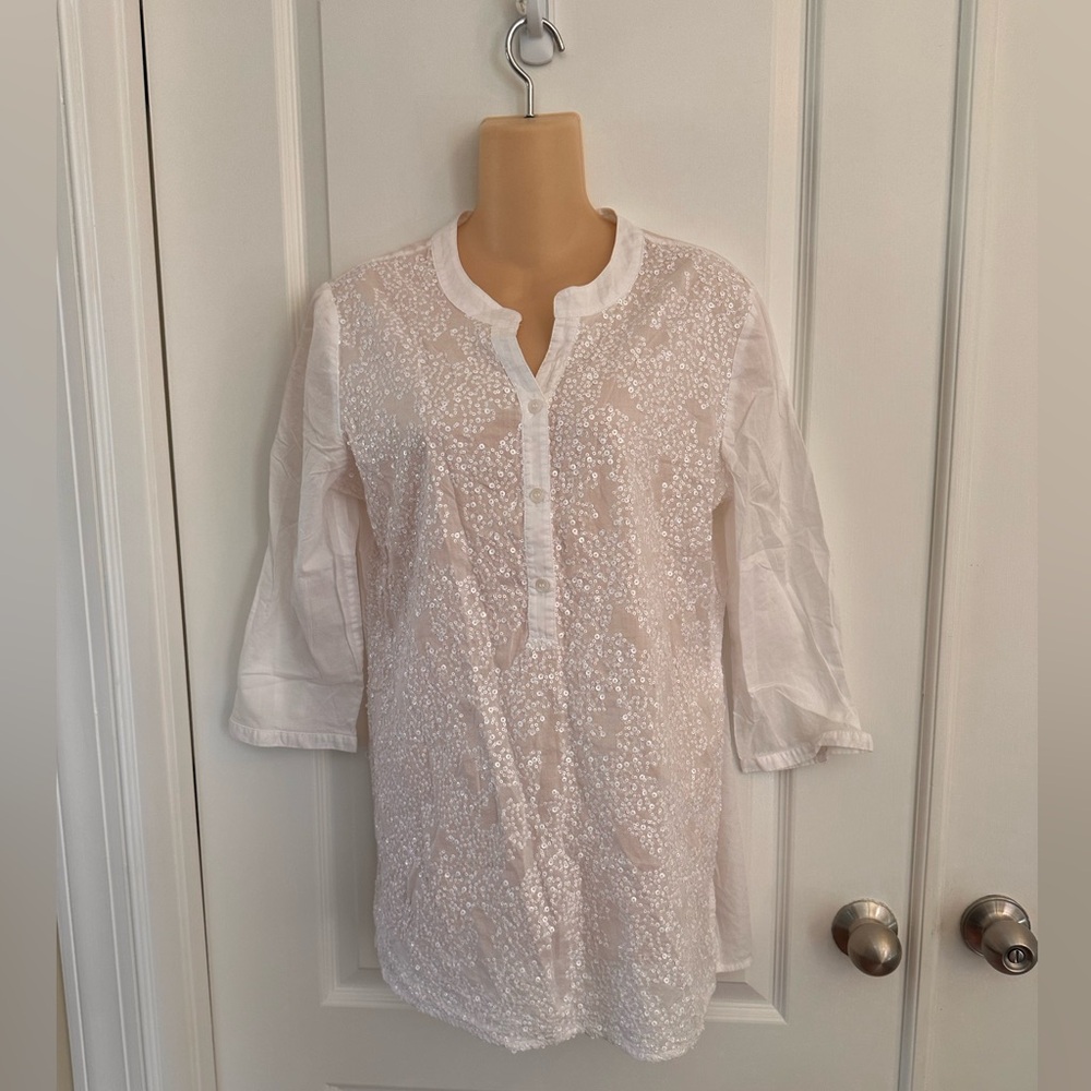 Chico's white sequin lightweight cotton tunic features three-quarter sleeves